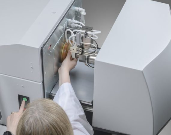 Espectrómetro de emisión atómica de descarga luminiscente - rango amplio GDS950, vista 4