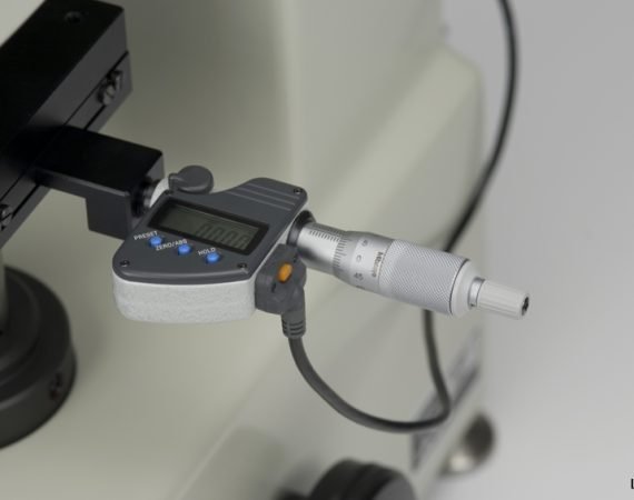 LM810 1
