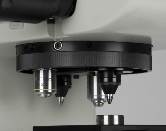 LM810 2